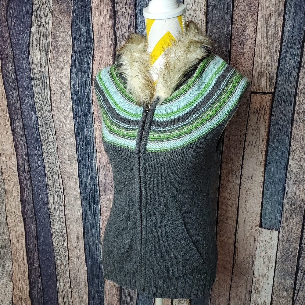 Old Navy fair isle vest with fur hood small